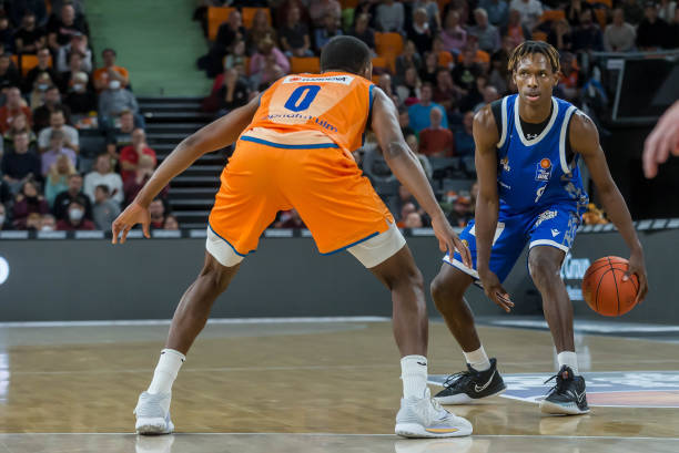 半个赛季 半个赛季